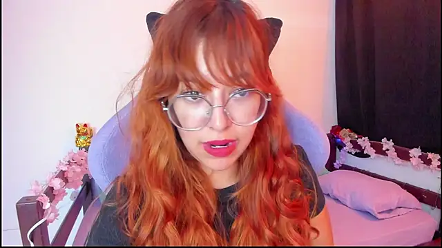 Snapshot of _Moon_Johnson chatting on November 3, 2025, 12:49 am  Moon Johnson online show from November 3, 2025, 12:49 am