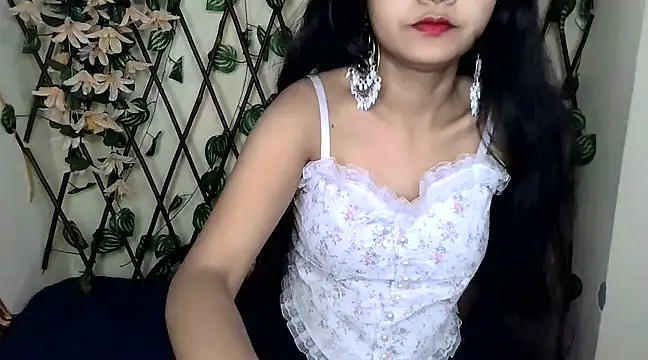 Snapshot of SUZY_FROMUS chatting on February 12, 2025, 5:37 pm SUZY FROMUS online show from February 12, 2025, 5:37 pm