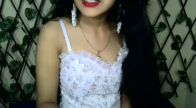 Snapshot of SUZY_FROMUS chatting on March 11, 2025, 5:57 pm SUZY FROMUS online show from March 11, 2025, 5:57 pm