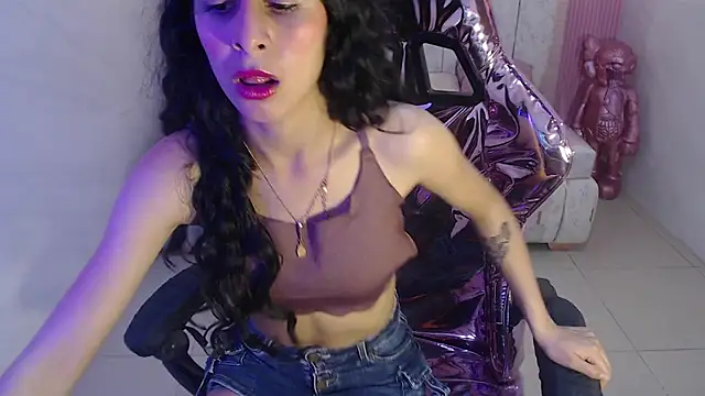 Snapshot of paris_sub1_ chatting on February 25, 2025, 8:11 pm paris sub1 online show from February 25, 2025, 8:11 pm
