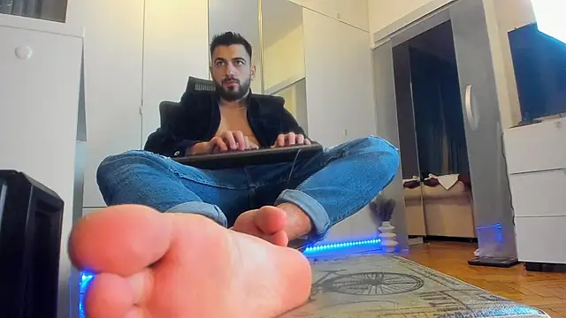 welcometo hell online show from October 28, 2025, 10:09 pm