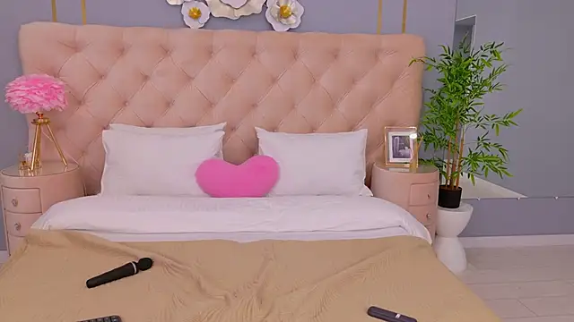 KittiMissi online show from February 27, 2025, 8:09 pm