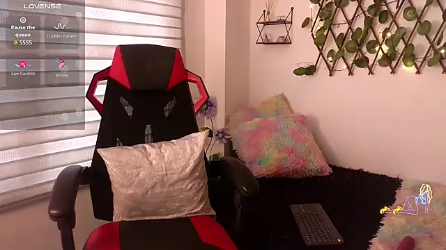 EmberEyes 999 online show from November 11, 2025, 8:36 pm