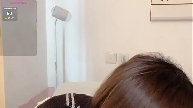 Linda-LL online show from November 6, 2025, 2:59 am