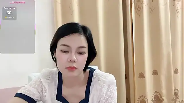 Linda-LL online show from June 5, 2026, 1:06 pm