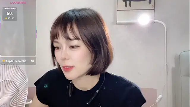 Linda-LL online show from October 19, 2025, 12:52 pm