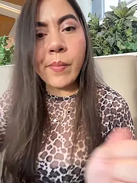 Snapshot of Iam__Cristal chatting on May 7, 2026, 10:24 pm Iam Cristal online show from May 7, 2026, 10:24 pm