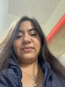 Snapshot of Iam__Cristal chatting on April 21, 2026, 2:51 am Iam Cristal online show from April 21, 2026, 2:51 am