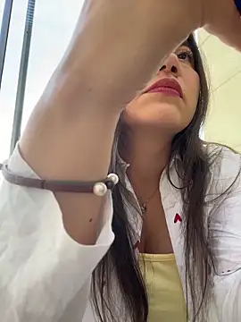 Snapshot of Iam__Cristal chatting on May 30, 2026, 10:04 pm Iam Cristal online show from May 30, 2026, 10:04 pm