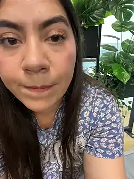 Snapshot of Iam__Cristal chatting on May 17, 2026, 10:32 pm Iam Cristal online show from May 17, 2026, 10:32 pm