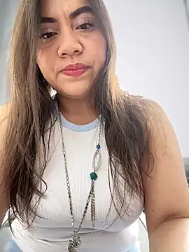 Iam  Cristal online show from December 3, 2025, 9:36 pm