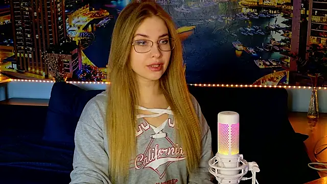 Snapshot of pusyavykusya chatting on February 11, 2025, 10:03 am pusyavykusya online show from February 11, 2025, 10:03 am