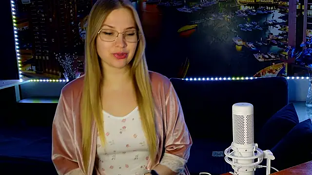 Snapshot of pusyavykusya chatting on February 17, 2025, 8:27 pm pusyavykusya online show from February 17, 2025, 8:27 pm