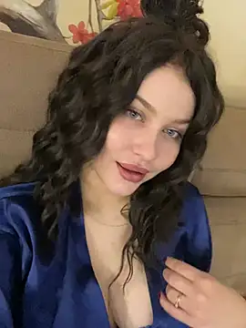 KikiWatson online show from February 21, 2025, 5:31 pm