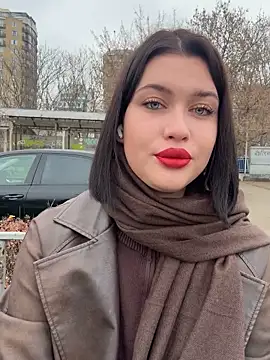 KikiWatson online show from December 4, 2025, 7:07 am