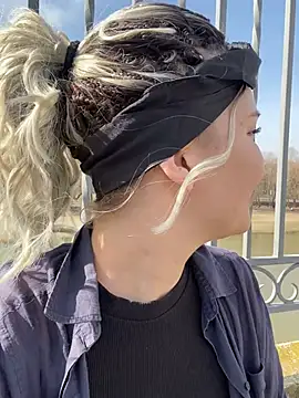 KikiWatson online show from March 9, 2025, 10:19 am