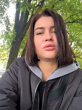 KikiWatson online show from September 19, 2025, 6:06 am