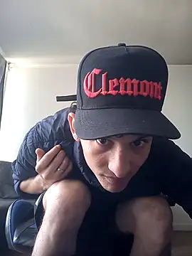 LatinBoysxxx online show from December 5, 2024, 5:44 pm