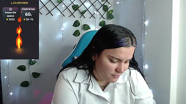 Snapshot of Nika_1_ chatting on February 15, 2026, 10:41 pm Nika 1 online show from February 15, 2026, 10:41 pm