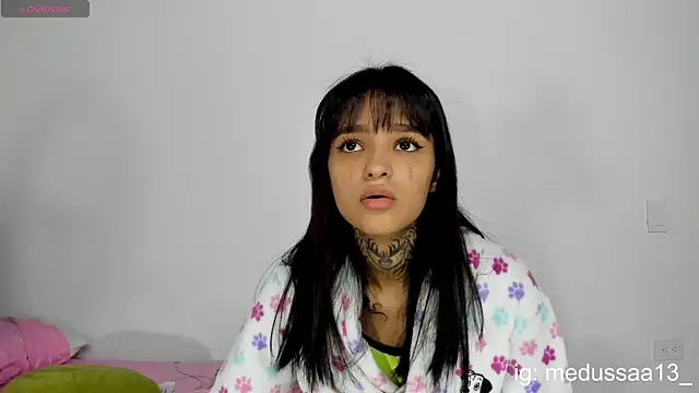 Snapshot of medussa13_ chatting on January 15, 2025, 12:04 pm medussa13 online show from January 15, 2025, 12:04 pm