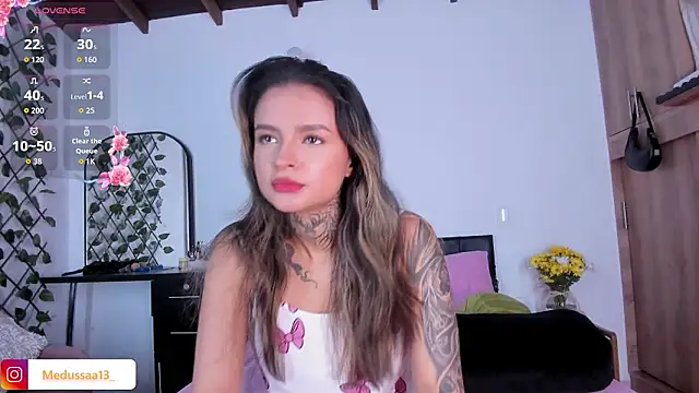 medussa13  online show from March 26, 2026, 12:03 pm