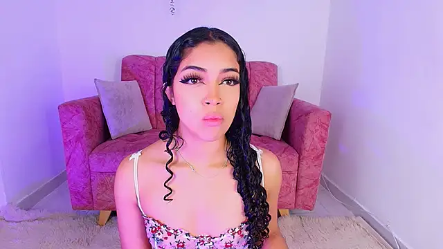 Sara Jhonson online show from October 6, 2025, 11:05 pm