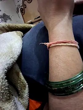 menakshiiikaur online show from November 2, 2025, 6:46 pm