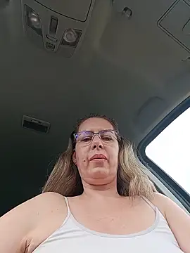 Snapshot of uber_babe chatting on May 13, 2026, 9:27 am uber babe online show from May 13, 2026, 9:27 am