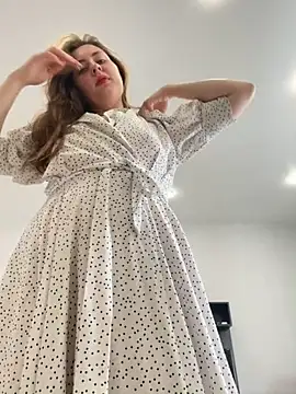 Snapshot of Topvi_ chatting on November 9, 2025, 8:29 am Topvi online show from November 9, 2025, 8:29 am