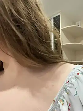 Topvi  online show from April 5, 2026, 7:42 pm