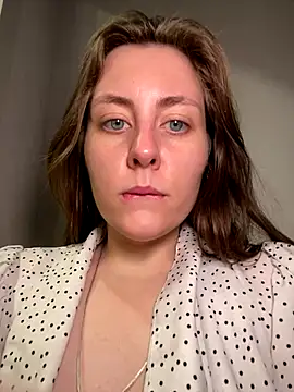 Snapshot of Topvi_ chatting on November 13, 2025, 10:35 pm Topvi online show from November 13, 2025, 10:35 pm