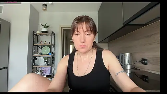 Snapshot of jainesummer chatting on June 1, 2026, 7:41 am jainesummer online show from June 1, 2026, 7:41 am