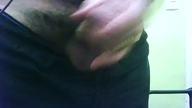loganwolverine02 online show from April 9, 2026, 1:28 pm
