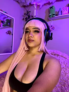 Snapshot of MadelineBenet chatting on October 20, 2025, 12:45 am MadelineBenet online show from October 20, 2025, 12:45 am