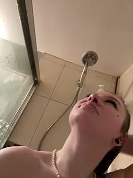 Snapshot of sluttysmiley chatting on December 16, 2025, 8:07 am sluttysmiley online show from December 16, 2025, 8:07 am