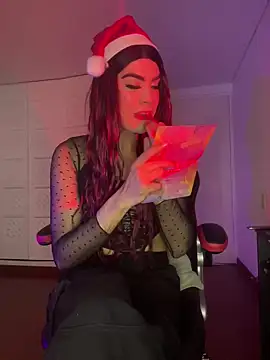 Snapshot of Mia_Frank_ chatting on December 19, 2024, 8:55 pm Mia Frank online show from December 19, 2024, 8:55 pm