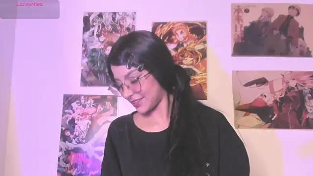 Snapshot of Luna-Chann chatting on May 3, 2026, 10:24 pm Luna-Chann online show from May 3, 2026, 10:24 pm