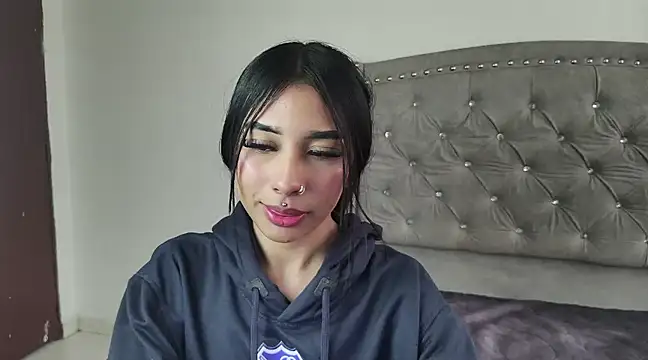 Snapshot of Nesuko_kamado_ chatting on March 5, 2025, 7:06 pm Nesuko kamado online show from March 5, 2025, 7:06 pm