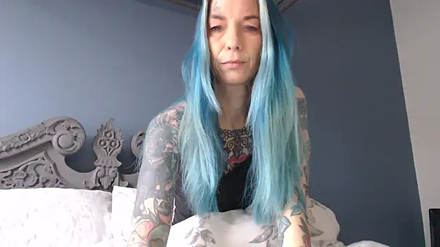 Snapshot of RavenryderUK chatting on January 13, 2025, 10:47 am RavenryderUK online show from January 13, 2025, 10:47 am