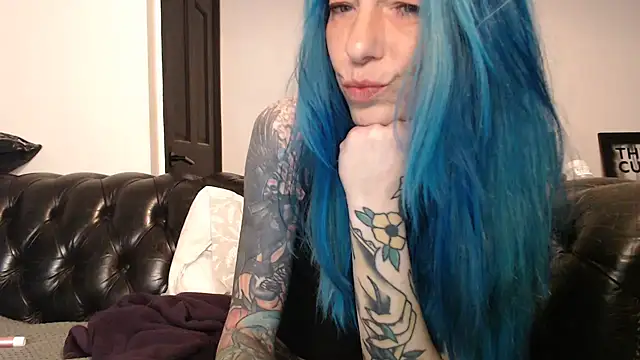 Snapshot of RavenryderUK chatting on February 19, 2025, 1:51 am RavenryderUK online show from February 19, 2025, 1:51 am