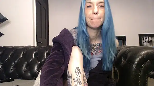 Snapshot of RavenryderUK chatting on March 22, 2025, 12:39 am RavenryderUK online show from March 22, 2025, 12:39 am