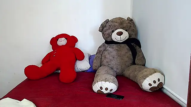 Snapshot of SamanthaaSmitt chatting on February 14, 2025, 7:33 pm SamanthaaSmitt online show from February 14, 2025, 7:33 pm