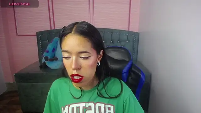 Snapshot of stephania_t chatting on March 12, 2025, 10:59 am stephania t online show from March 12, 2025, 10:59 am