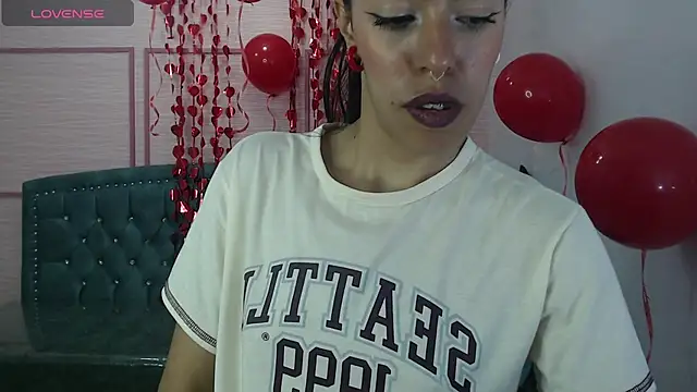 Snapshot of stephania_t chatting on February 15, 2025, 1:38 pm stephania t online show from February 15, 2025, 1:38 pm