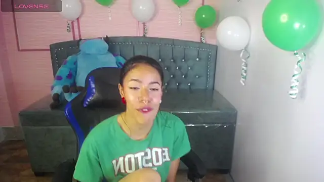 Snapshot of stephania_t chatting on March 15, 2025, 1:51 pm stephania t online show from March 15, 2025, 1:51 pm
