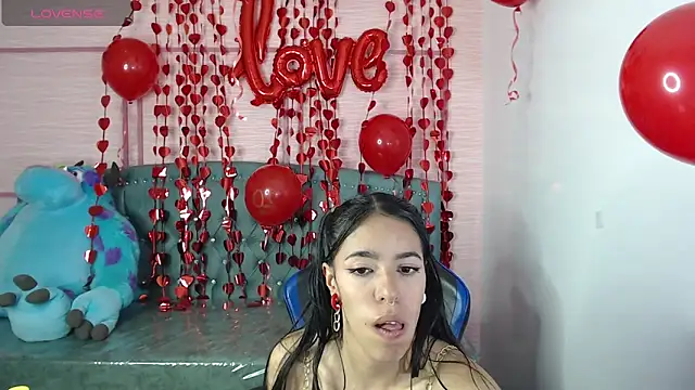 Snapshot of stephania_t chatting on February 14, 2025, 4:52 pm stephania t online show from February 14, 2025, 4:52 pm