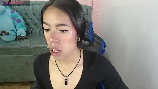Snapshot of stephania_t chatting on February 20, 2025, 10:27 am stephania t online show from February 20, 2025, 10:27 am