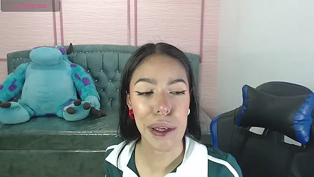 Snapshot of stephania_t chatting on February 18, 2025, 10:27 am stephania t online show from February 18, 2025, 10:27 am
