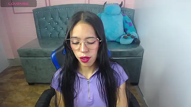 Snapshot of stephania_t chatting on March 21, 2025, 10:39 am stephania t online show from March 21, 2025, 10:39 am
