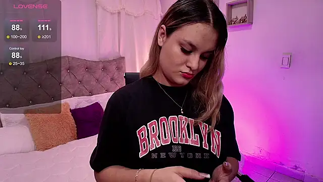 Snapshot of valeria_gomezx chatting on March 13, 2025, 6:01 pm valeria gomezx online show from March 13, 2025, 6:01 pm